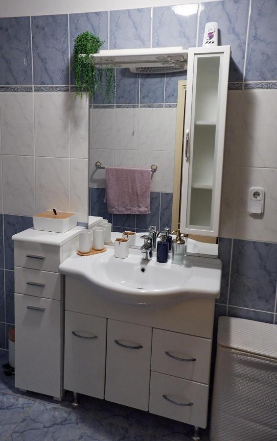 Apartman Nelamore - Krk Town, 300 Meters To The Beach Exterior photo