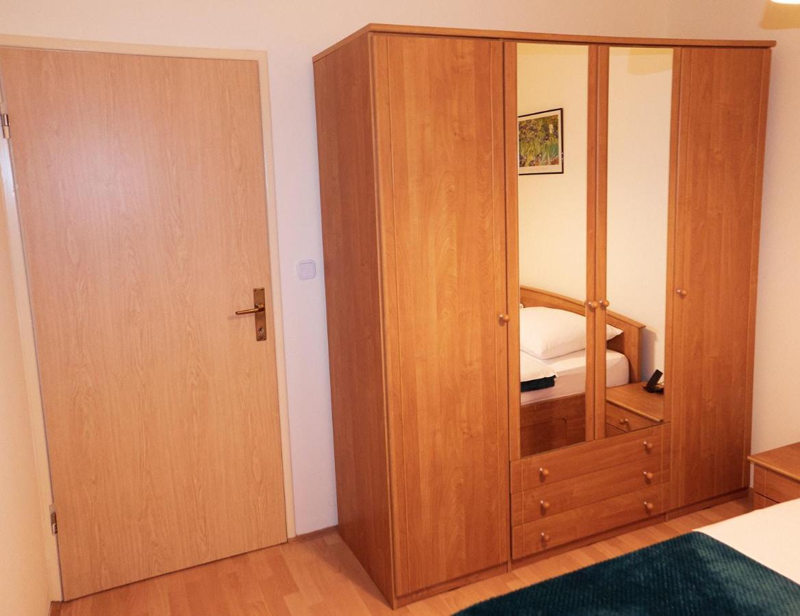Apartman Nelamore - Krk Town, 300 Meters To The Beach Exterior photo